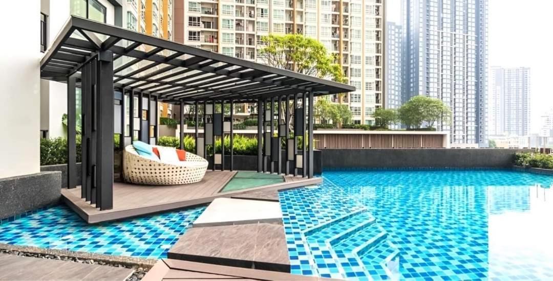 Condo In Bangkok With Swimming Pool Near Malls And Train Exterior foto